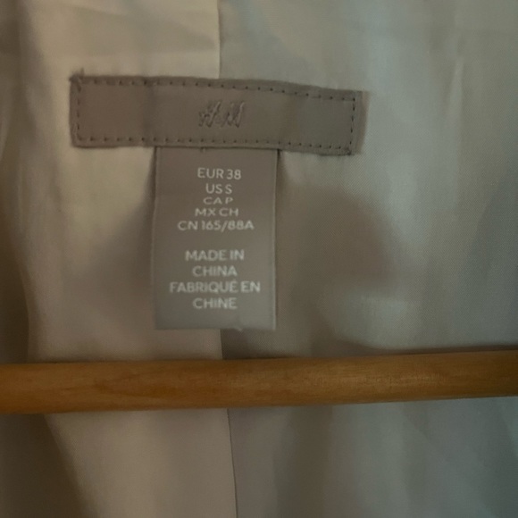 *SOLD* NWOT H&M Blazer - Picture 3 of 3